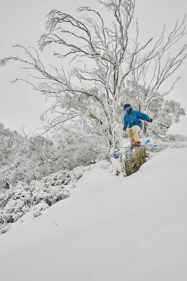 Ski Club Of Victoria - Ivor Whittaker Lodge Mount Buller Exteriör bild