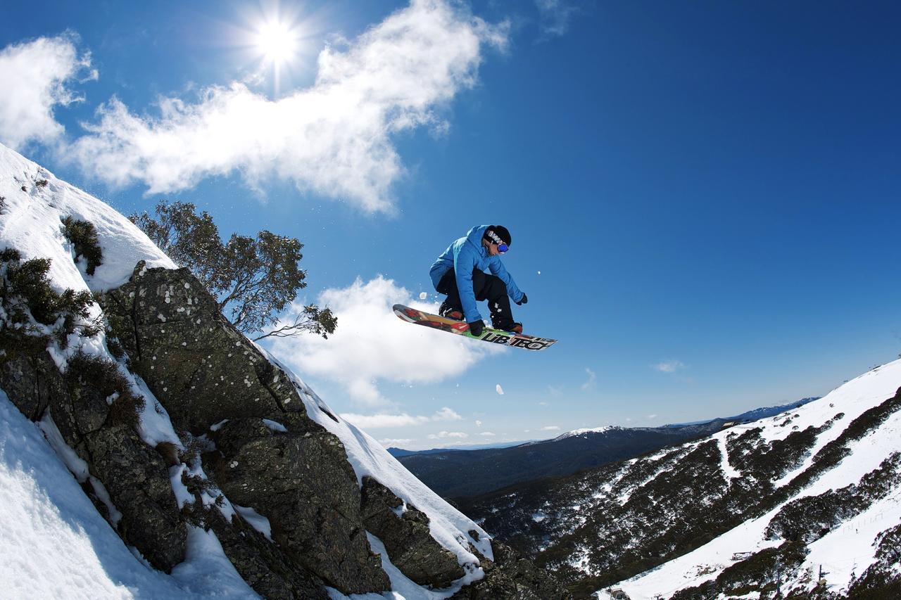Ski Club Of Victoria - Ivor Whittaker Lodge Mount Buller Exteriör bild